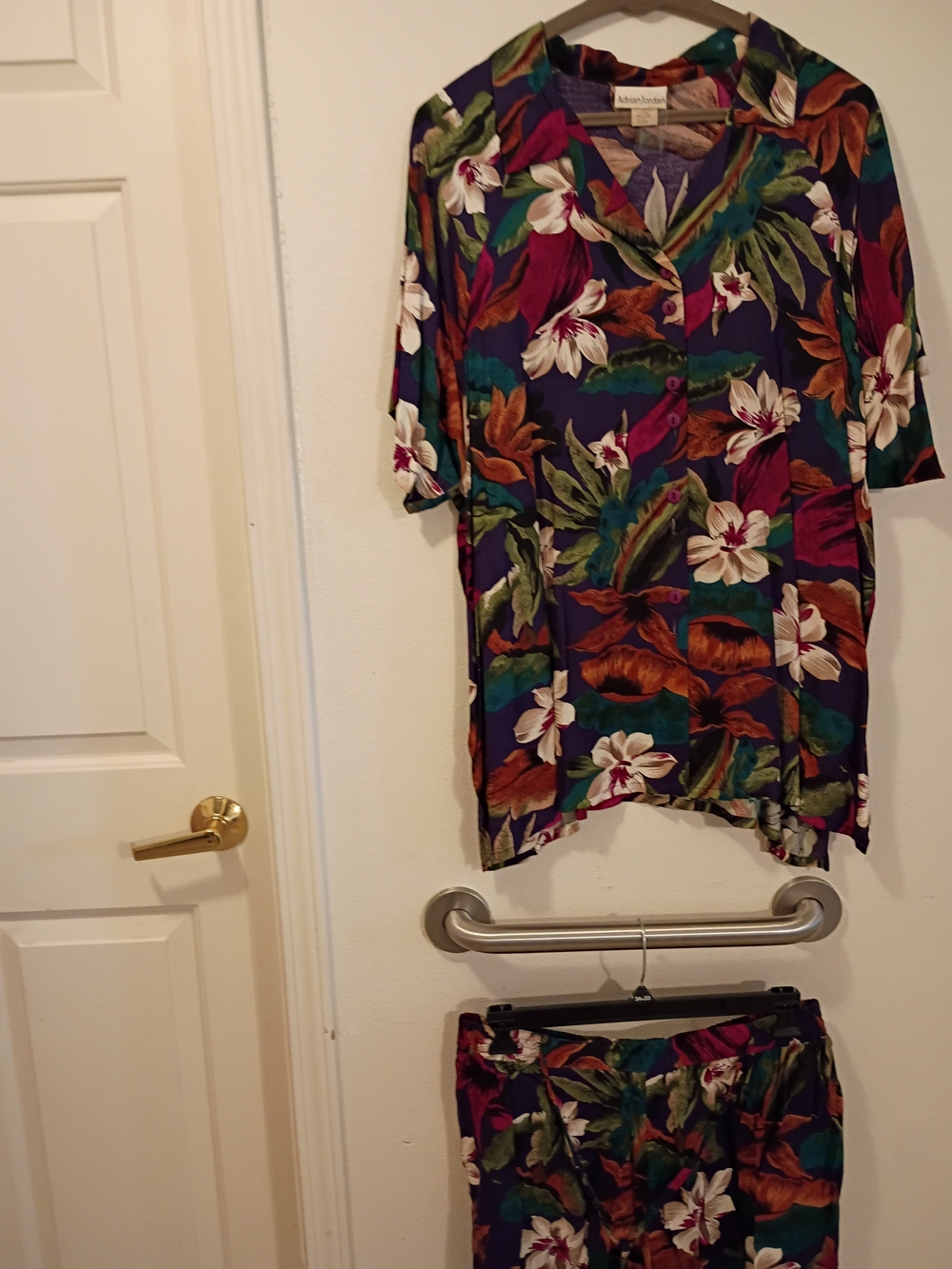 Adrian Jordan Women's Purple Floral Top